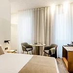Peninsular Hotel 3*