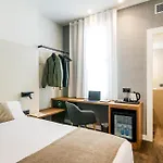 Peninsular Hotel 3*