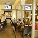 Peninsular Hotel 3*
