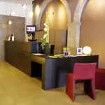 Peninsular Hotel 3*