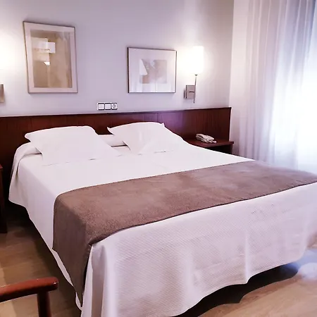 Peninsular 3* Girona