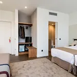 Peninsular Hotel 3*