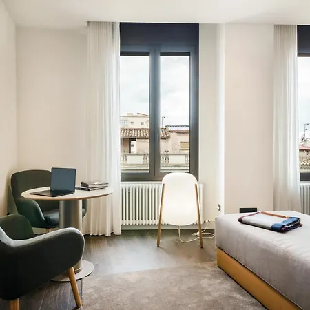 Szálloda Peninsular 3*