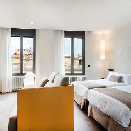 Peninsular 3* Girona