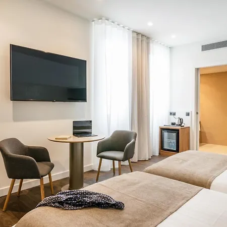 Szálloda Peninsular 3*