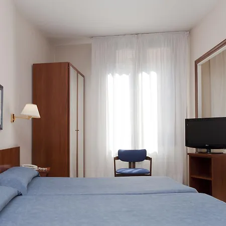 Peninsular 3* Жерона
