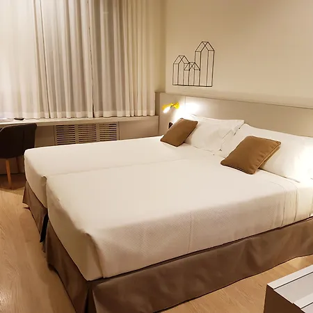 Peninsular Szálloda 3*