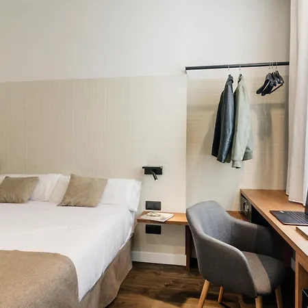 Szálloda Peninsular 3*