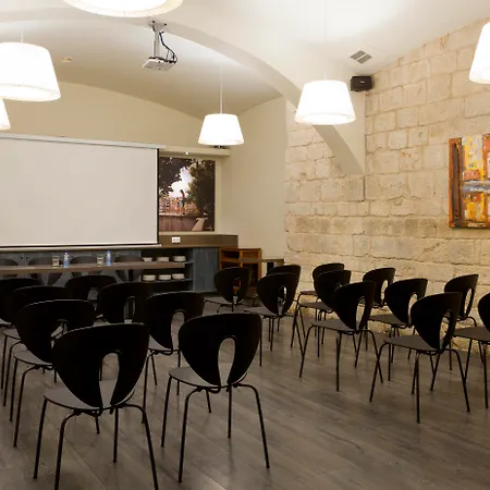 מלון Peninsular 3*