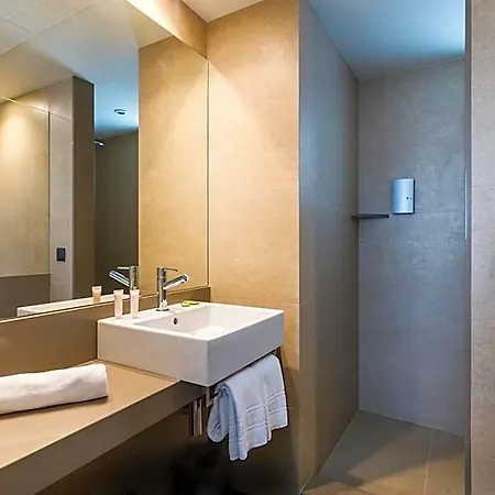 Peninsular Hotell 3*