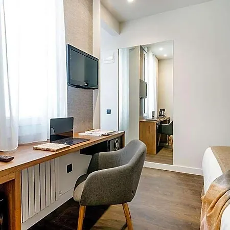 Peninsular Hotell 3*