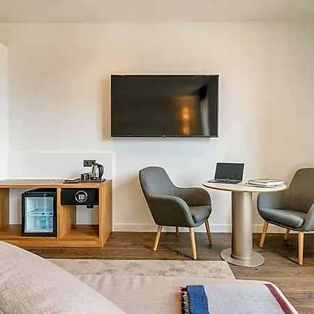 Peninsular Hotell 3*